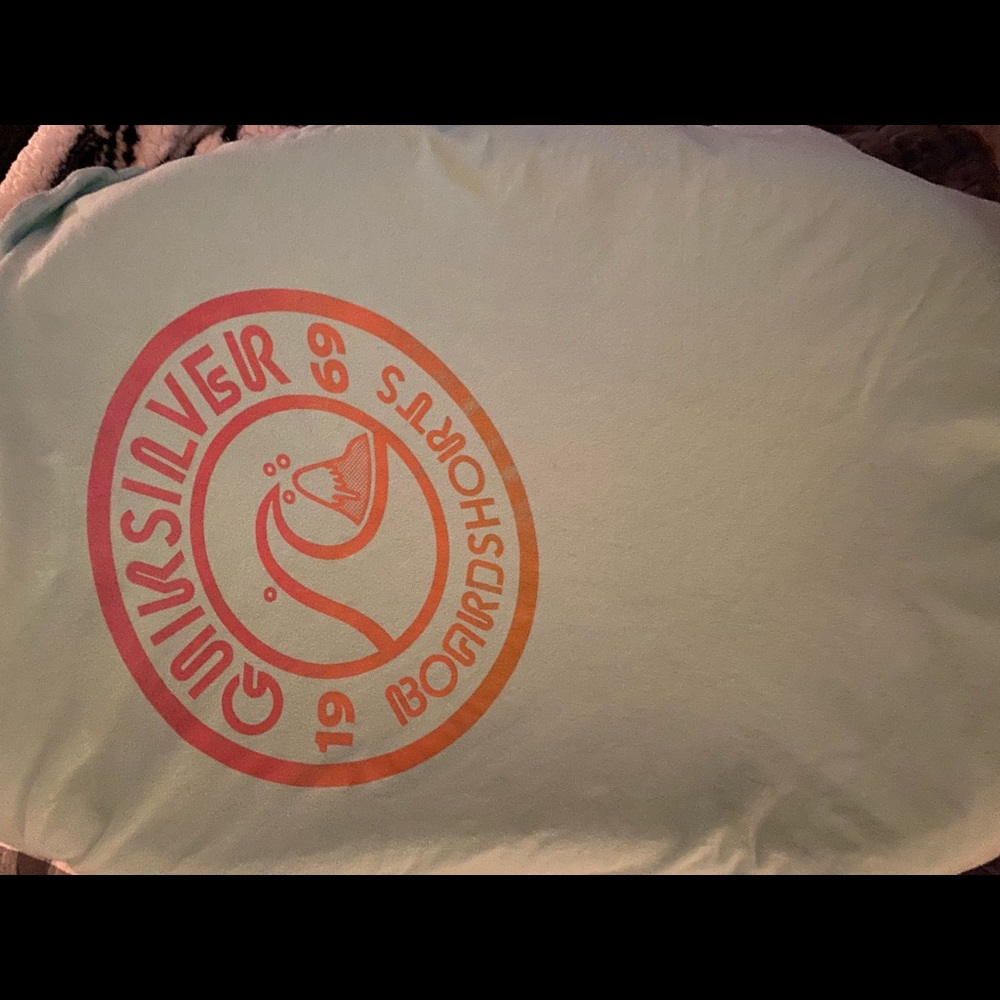 Unisex quicksilver t-shirt